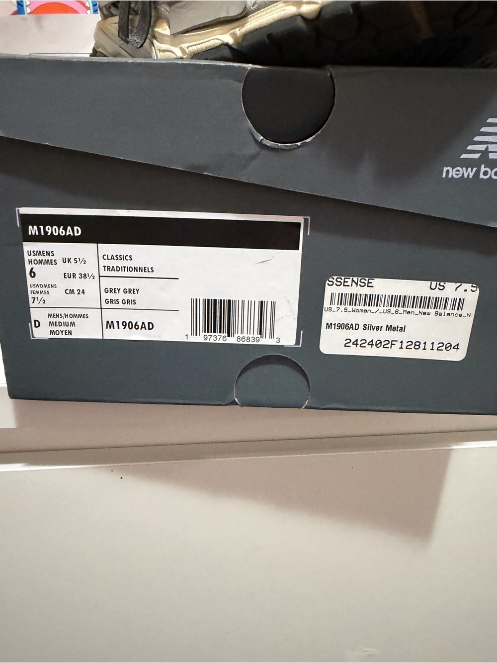 New Balance M1906 Beige and Grey Mesh Trainer - Picture 9 of 9
